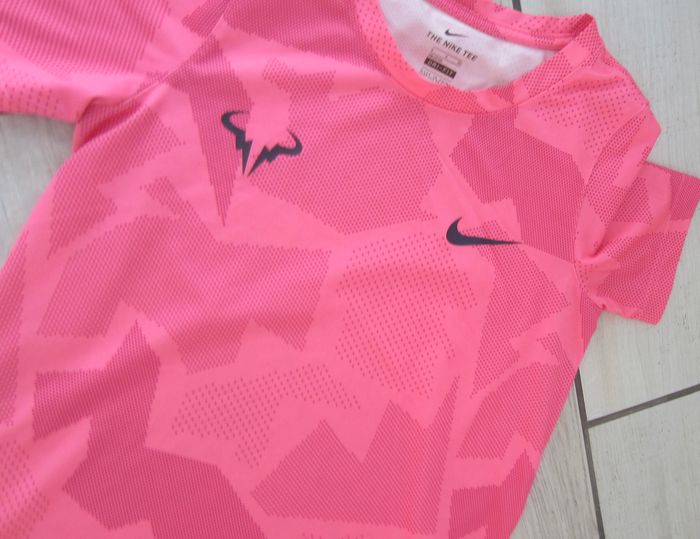 Tee shirt Nike 8/10 ans - photo numéro 2