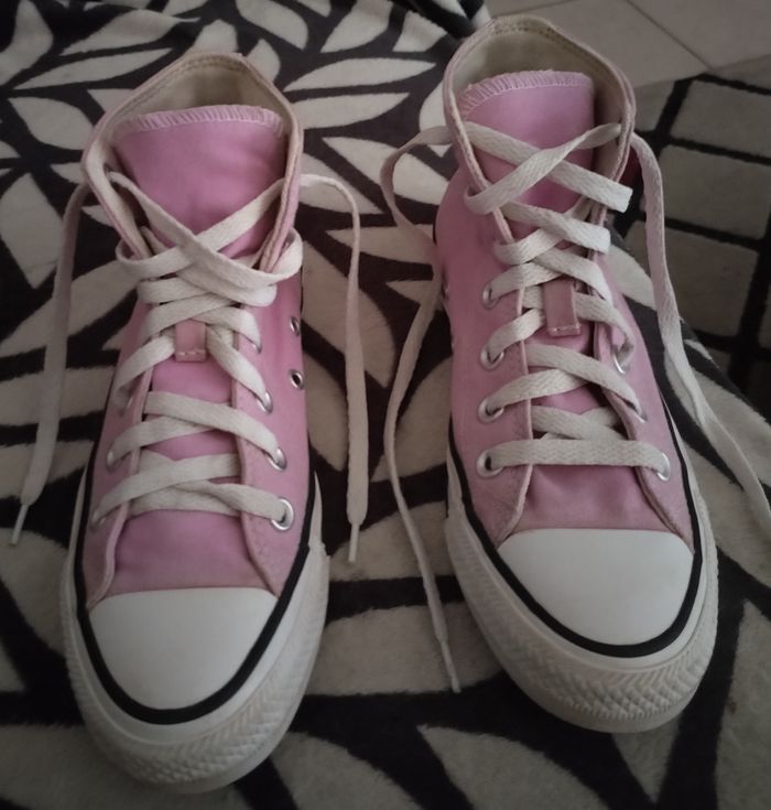 Baskets "Converse Chuck Taylor All Star" neuves - photo numéro 3