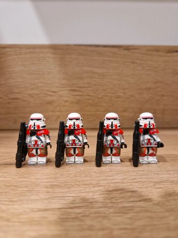 Figurines type lego 4 clones de Coruscante star wars