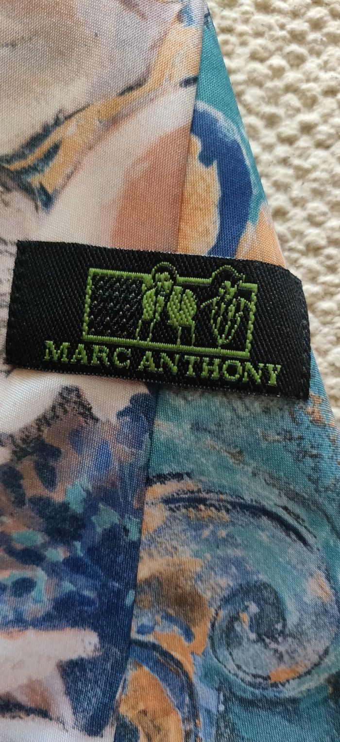 Cravate en soie vintage Marc Anthony
La matière n'est pas marquée mais c'est de la soie - photo numéro 2
