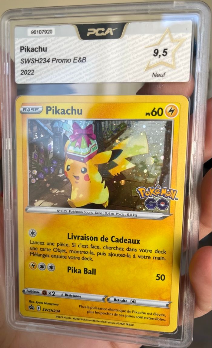 Pikachu SWSH234 Carte Pokémon Française PCA 9.5 - photo numéro 2