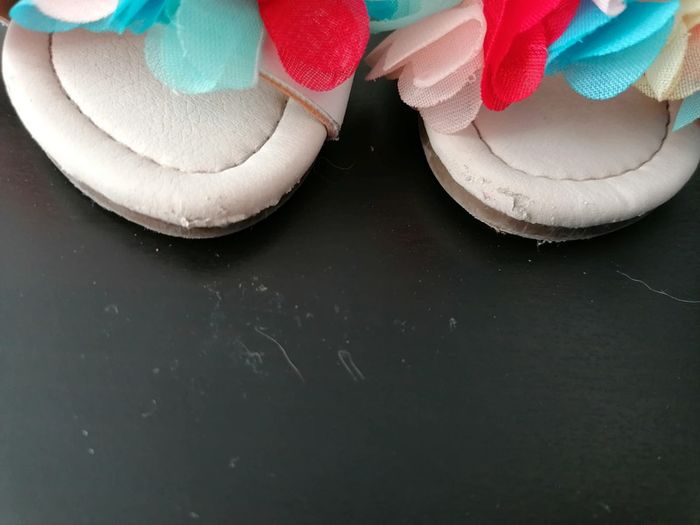 Sandales chaussures bébé fille fleurs froufrous - photo numéro 4