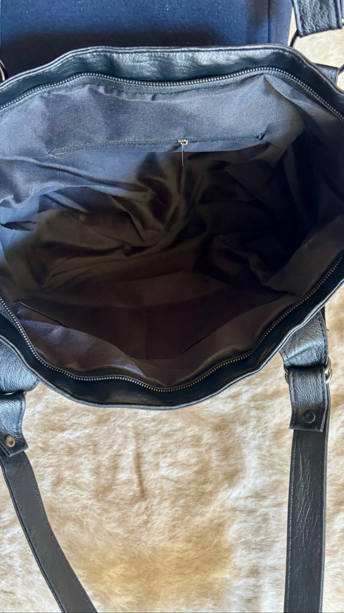Élégance noir et esprit vintage pour ce sac tendance de saison neuf avec bijoux - photo numéro 7