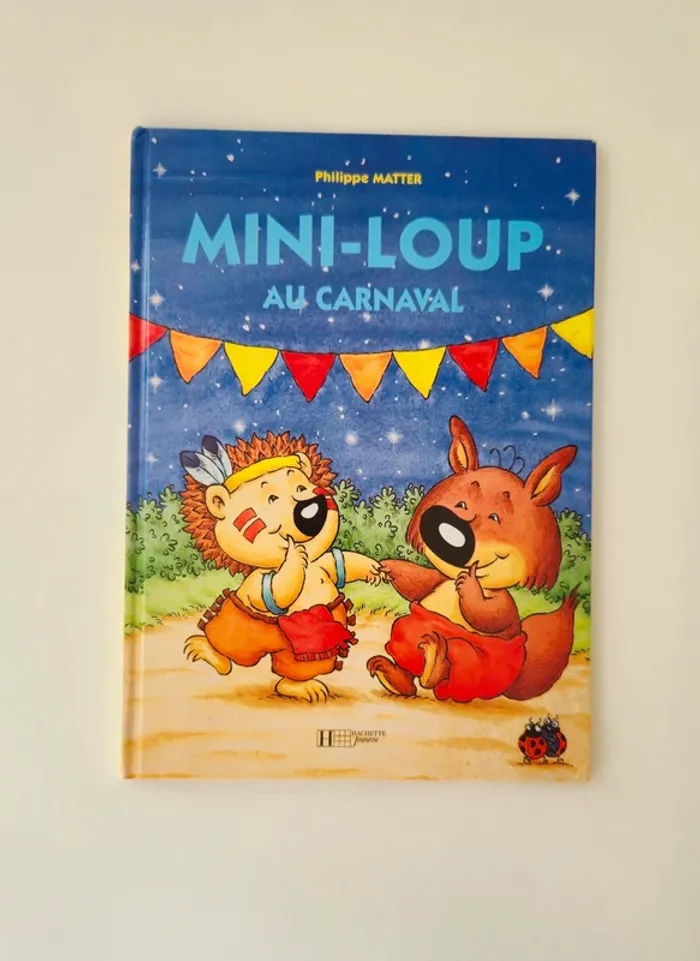 Livre mini loup au carnaval