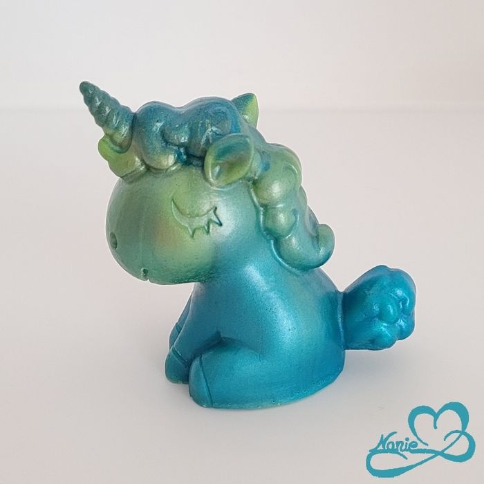 Petite licorne en résine bleue verte !! 🦄 - photo numéro 3