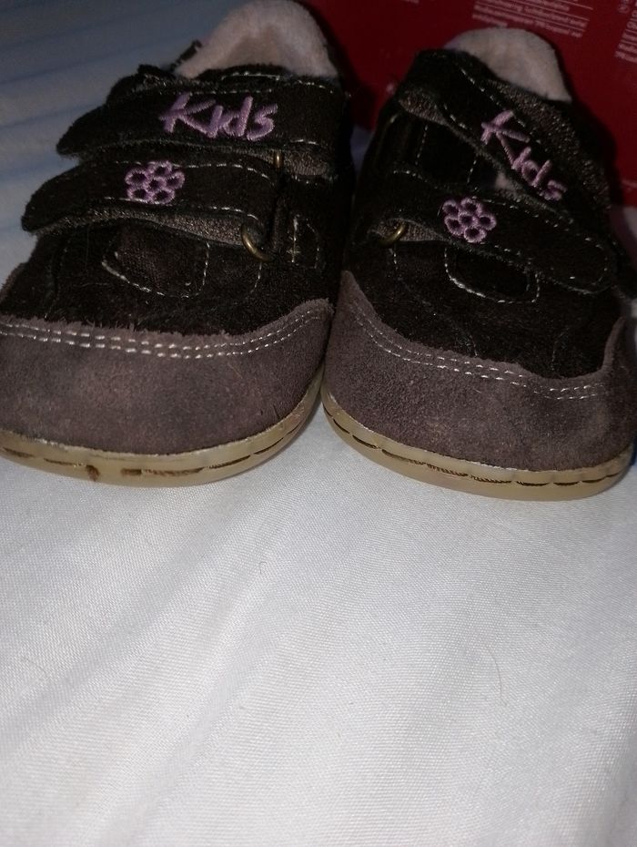Chaussures de loisirs enfant Pointure 23 comme neuve - photo numéro 6