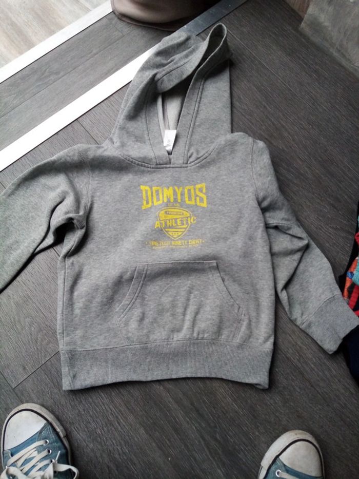 Sweat à capuche 6A Offert