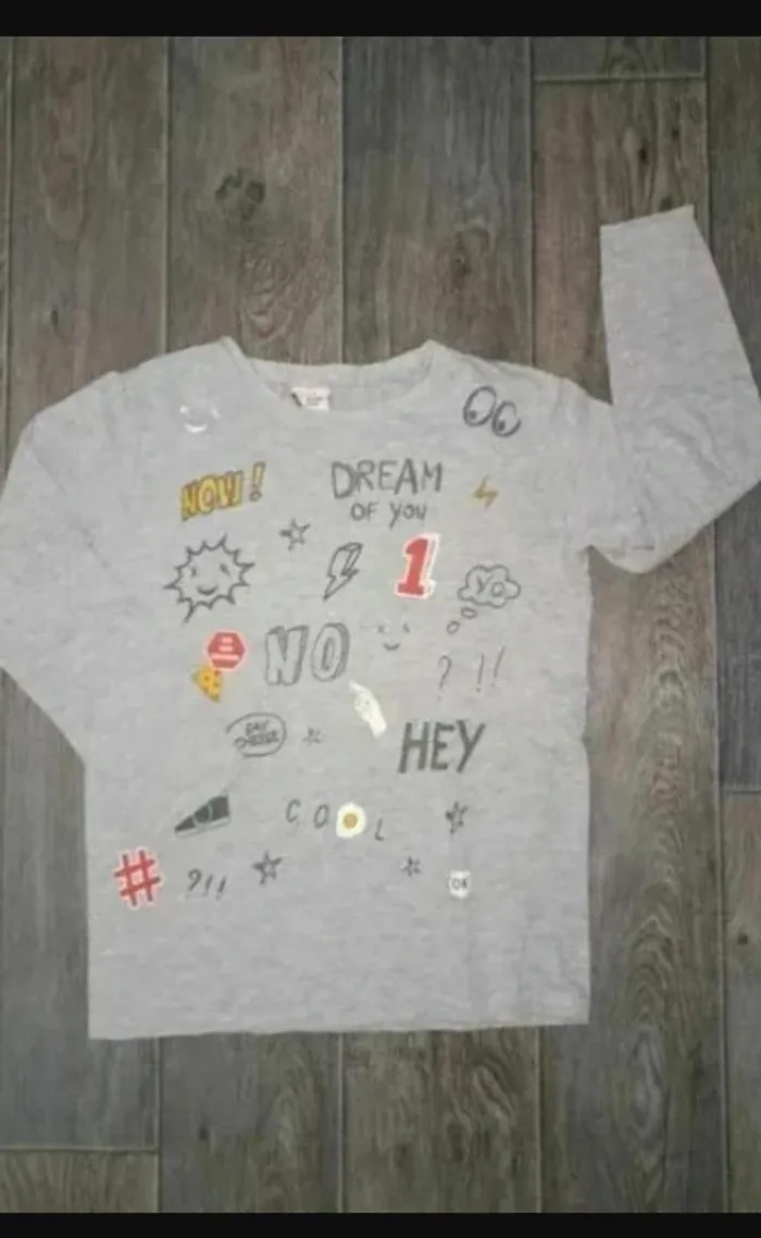 t-shirt manches longues gris TAO 8 ans / 128 cm Très bon état Tape à l'œil