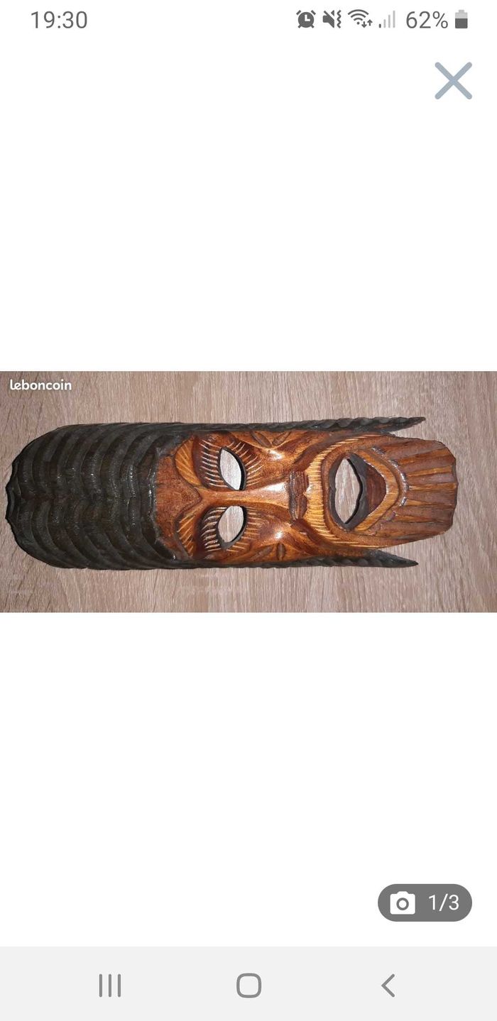 Tableau en bois masque