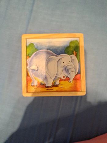 Cubes puzzle en bois