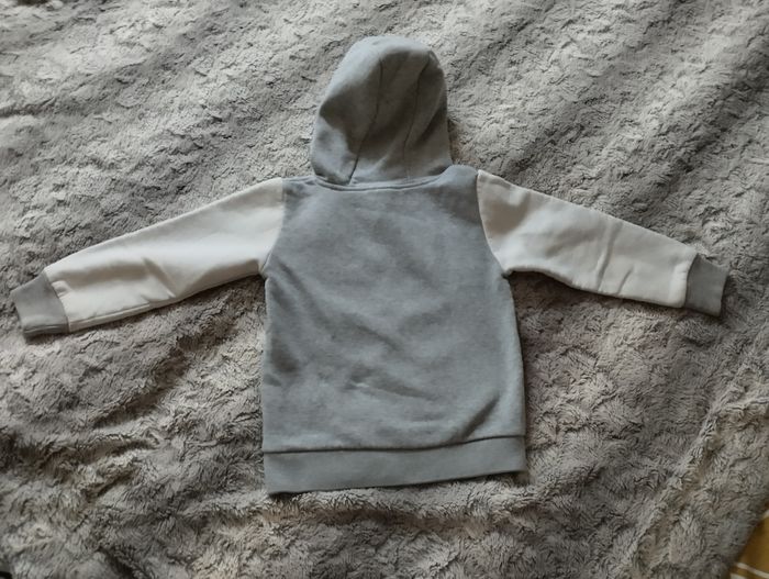 Sweat à capuche Taille 6ans - photo numéro 4