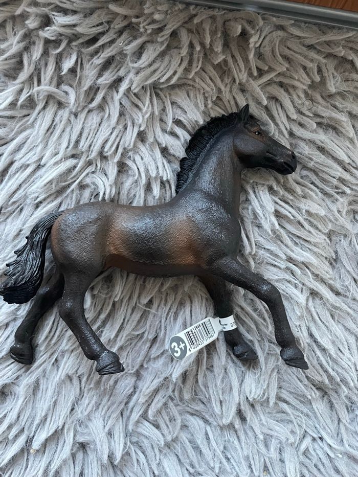 Box avec cheval Schleich - photo numéro 5