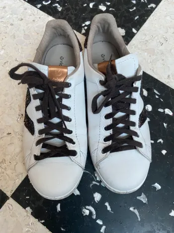 Baskets Victoria blanches – Détails pailletés – Taille 39 EU
