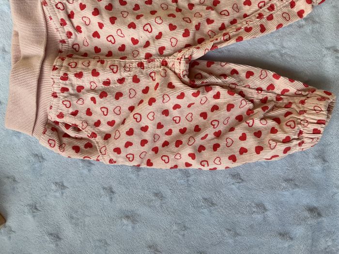pantalon velours rose motifs coeurs fuchsia taille élastique lupilu 3/6 mois - photo numéro 4