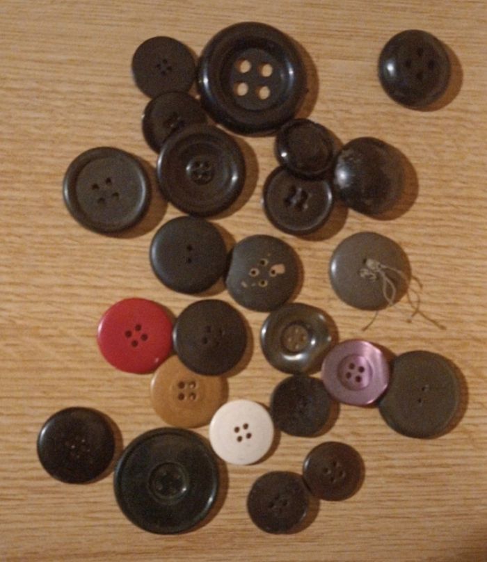 Lot de boutons de mercerie couture ancien idéal restaurations vêtements ou loisirs créatifs - photo numéro 2