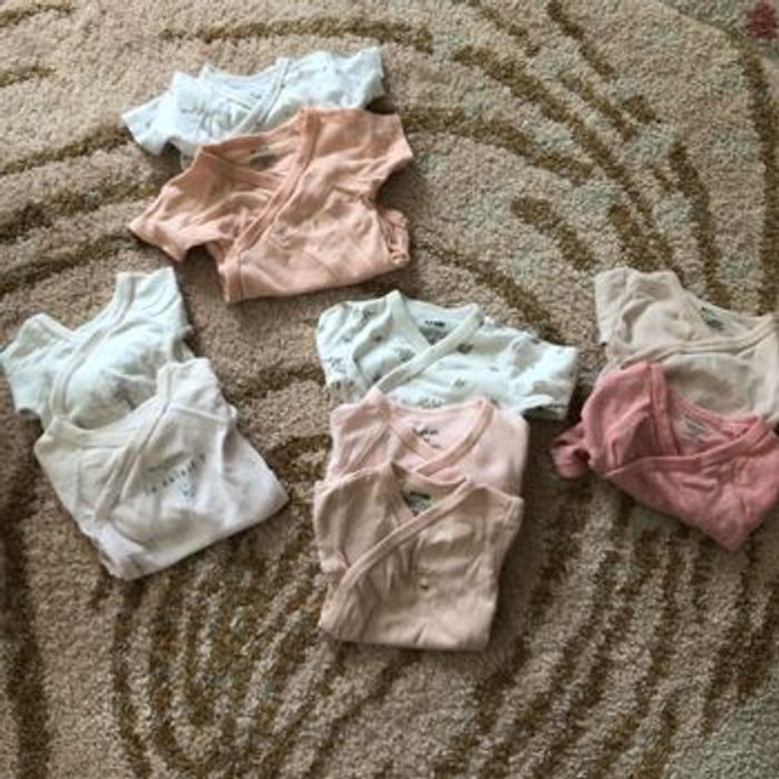 Lot de 9 bodies 1 mois