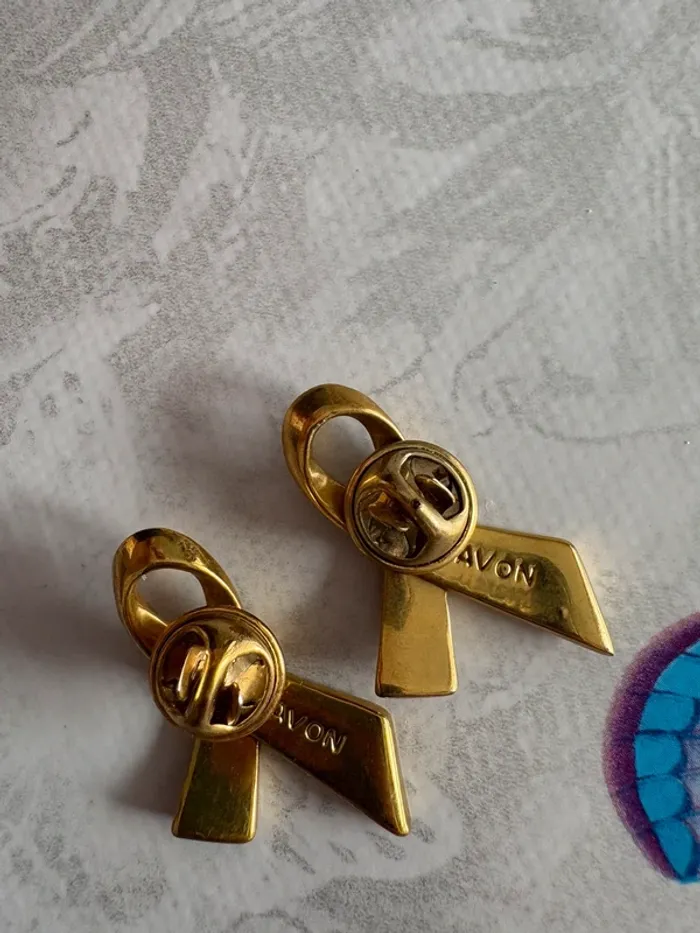 Pin’s doré - photo numéro 2