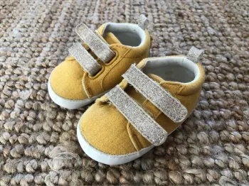 Chaussons bébé type baskets 6-12 mois TAO