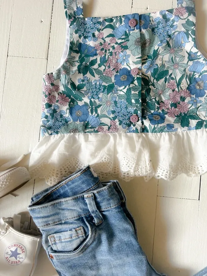 Blouse et noeud liberty créatrice + jean zara 7/8 ans - photo numéro 7