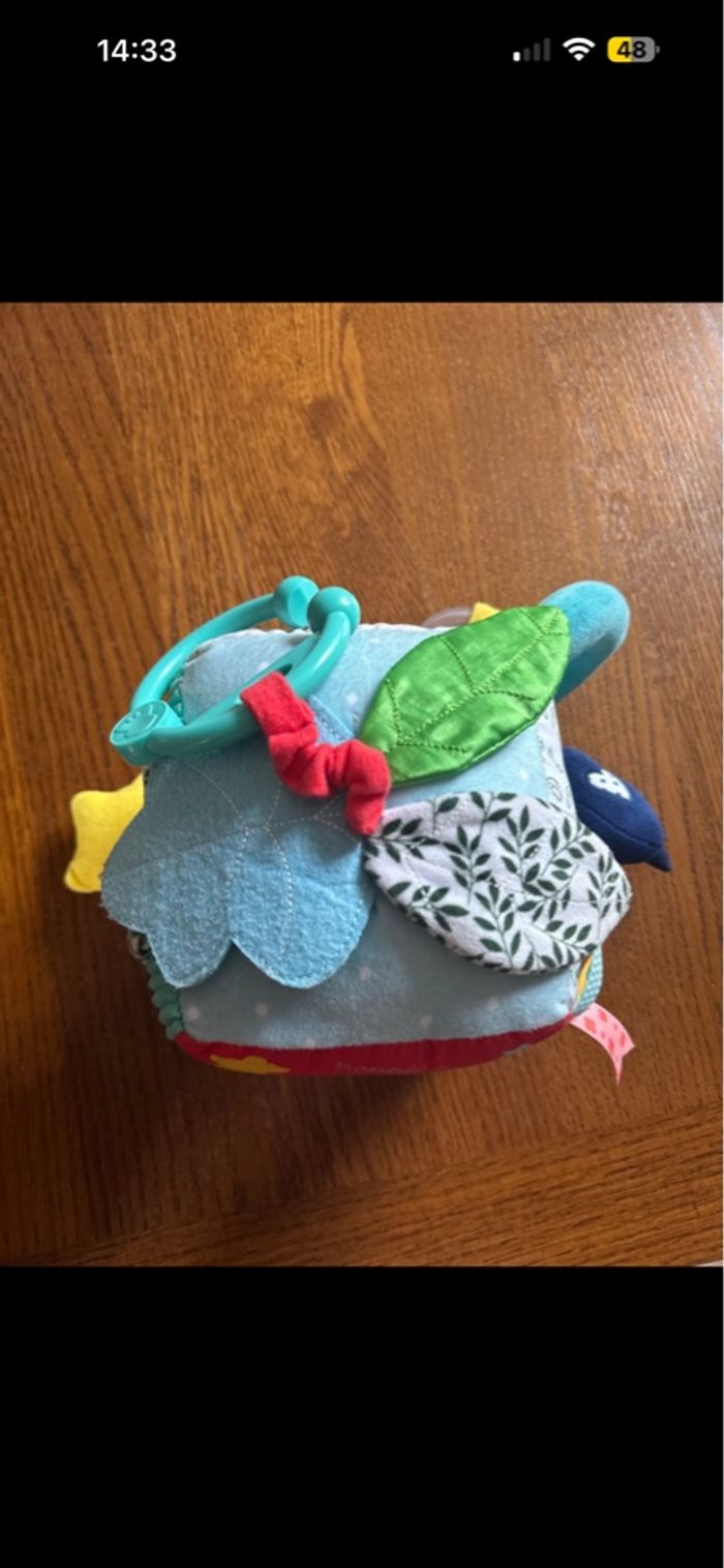 Cube d’activité Sophie la girafe