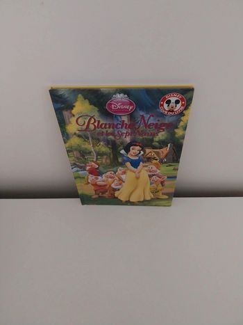 Livre disney blanche neige et les sept nains
