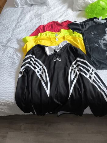 Lot de tee shirt synthétiques