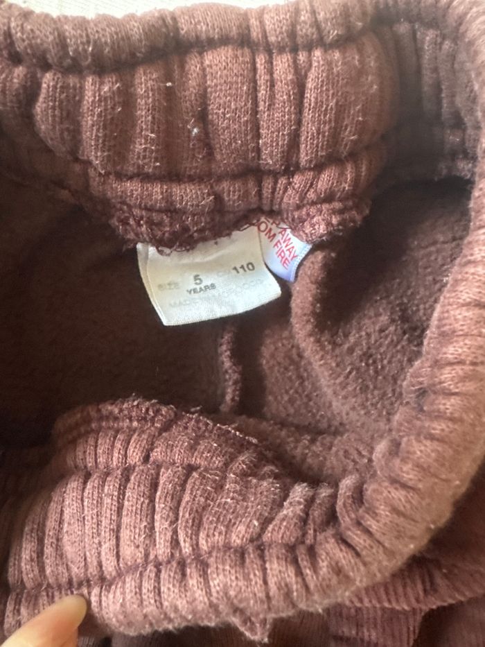 Pantalon hiver Zara bordeaux 5 ans - photo numéro 2