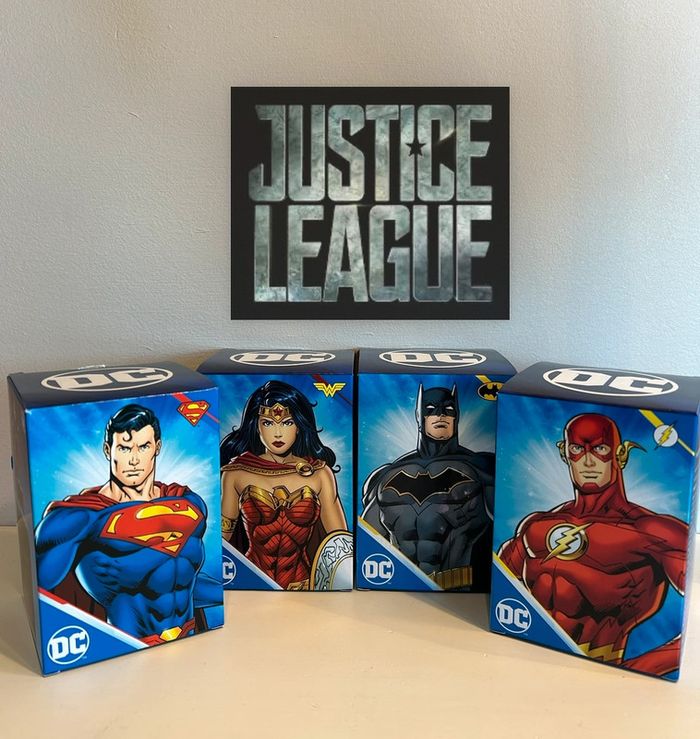 DC Justice League Pack 4 Figurines : Batman, flash, Wonder Woman & superman (neuf ) - photo numéro 3