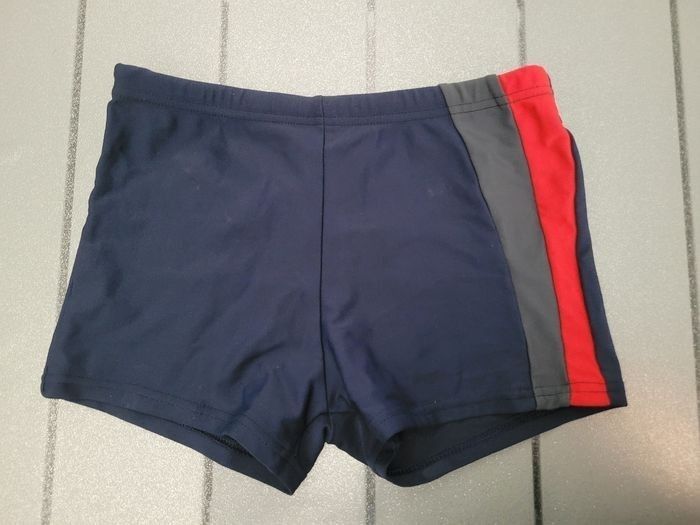 Maillot de bain calecon de bain 12 ans. parfait etat