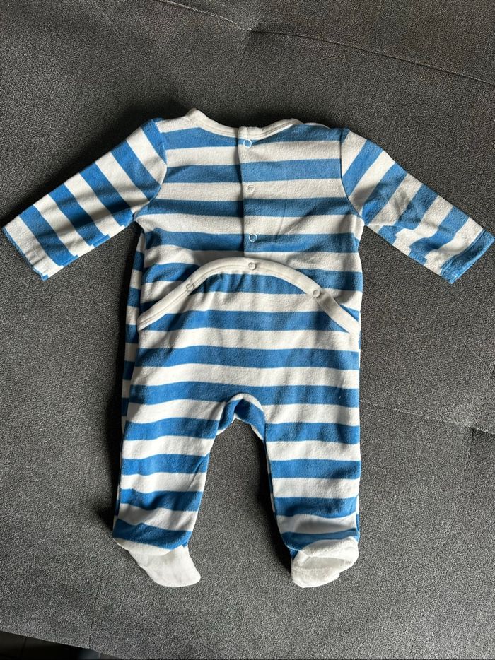 Pyjama - photo numéro 2