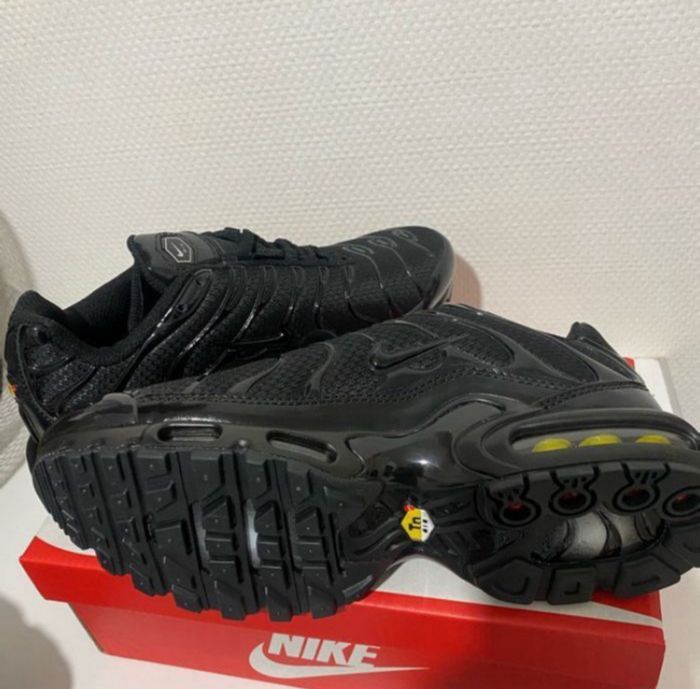 Basket nike tn noir