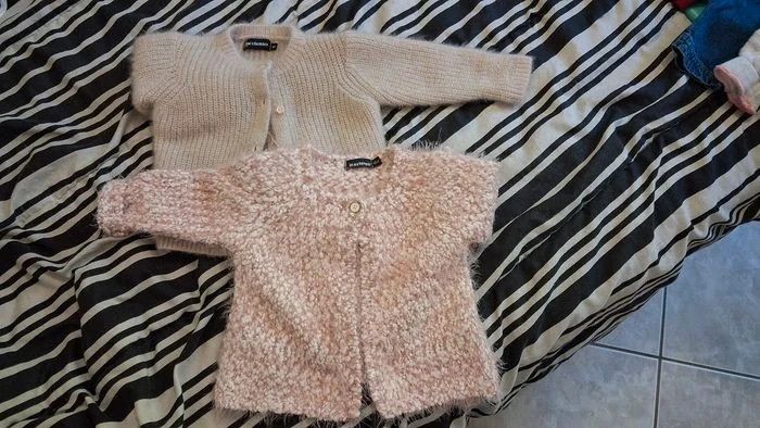 Lot 2 gilets bébé 6 mois