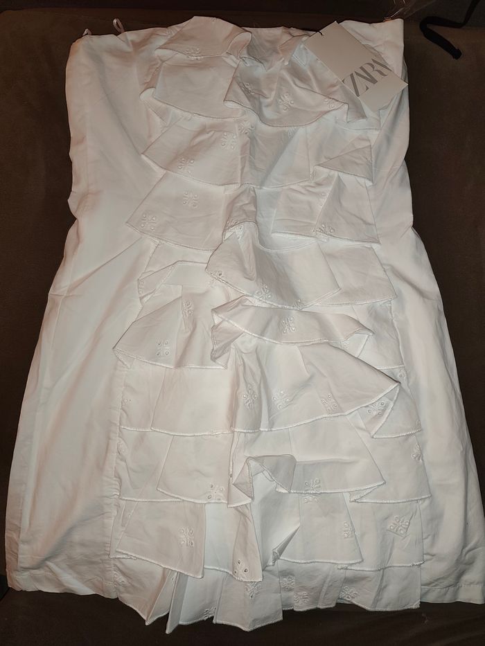 Zara - robe blanche à froufrous - photo numéro 2