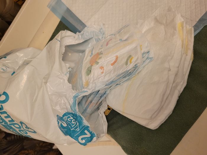 23 couches pampers 4/8kg - photo numéro 3