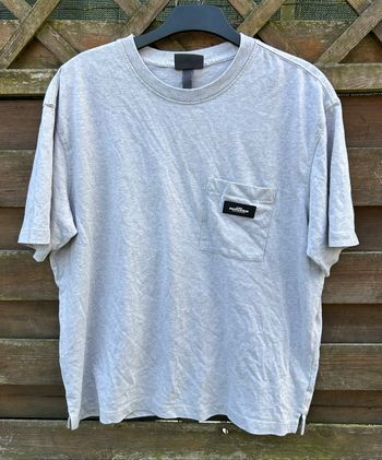 T-shirt gris avec poche