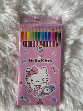 12x crayons de couleur hello kitty