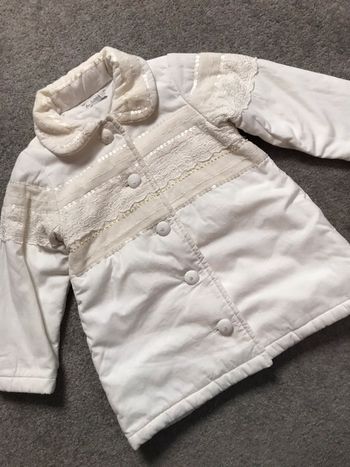 Beau manteau cérémonie blanc cassé fille 3 ans