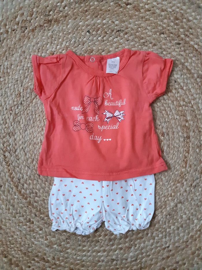 Ensemble tee-shirt et pantalons 3 mois