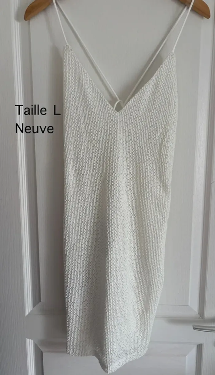 Robe texture dos croisé blanche Mango