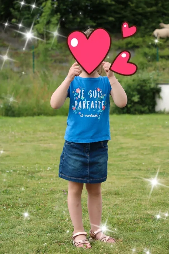 Lot de 2 t-shirts+ une jupe taille 5 ans. - photo numéro 14