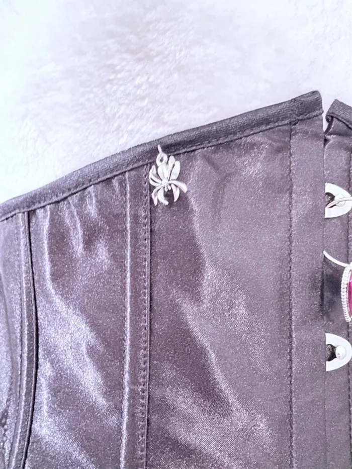 Corset ajustable Witch avec chaîne et bijoux gothique - photo numéro 3