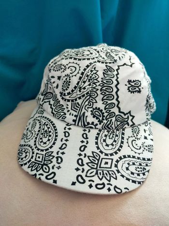 Casquette blanche motif bandana – Taille 54 cm