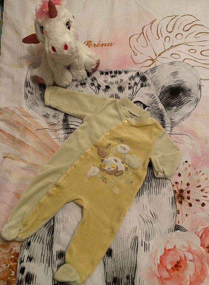 Pyjama velours, taille 3 mois, sans marque.