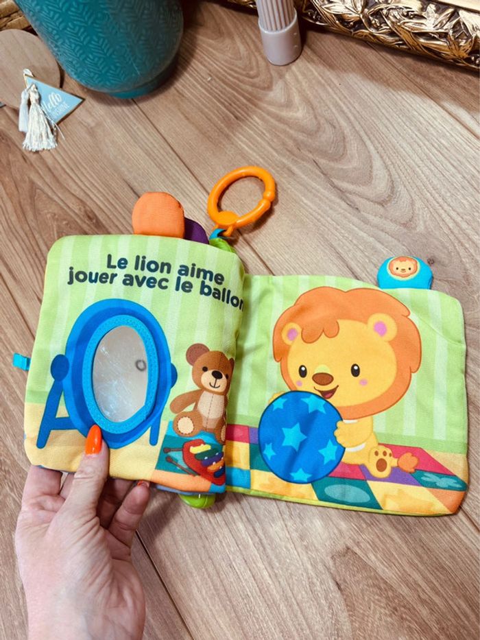 Livre souple musical et sensoriel Vrech 💙 - photo numéro 5