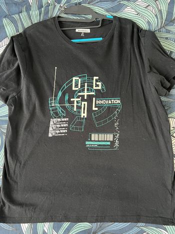 TEE shirt écriture in extenso taille L