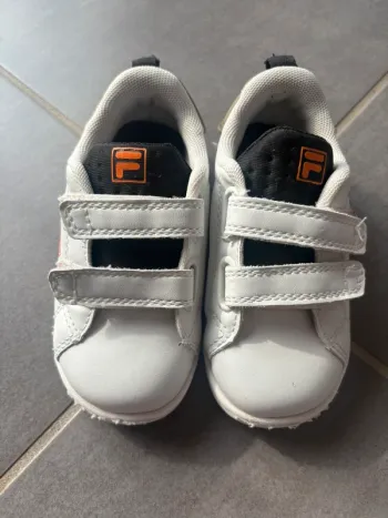 baskets Fila taille 24