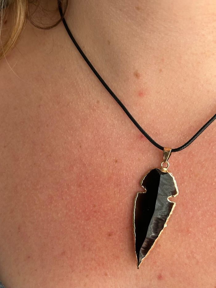 Collier flèche en obsidienne noire dorée - photo numéro 3