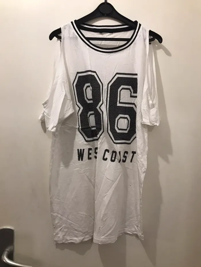 Haut robe femme tunique manches courtes ouvertures sur les épaules blanc et noir taille unique
