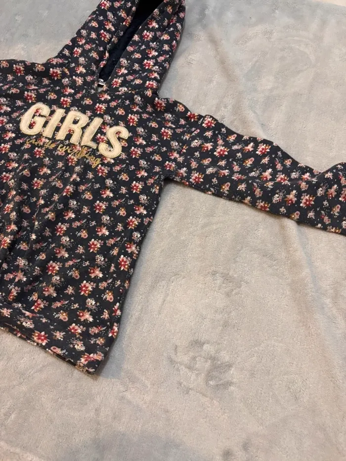 Pull à capuche gémi 8 ans - photo numéro 2