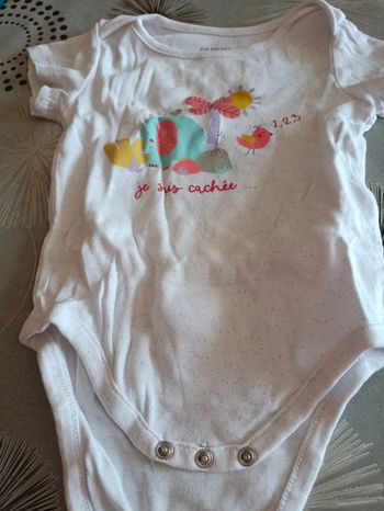 Vend body 6 mois du pareil au même 